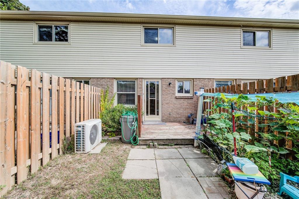 16-165 Green Valley Drive, Kitchener, ON - Outdoor With Exterior