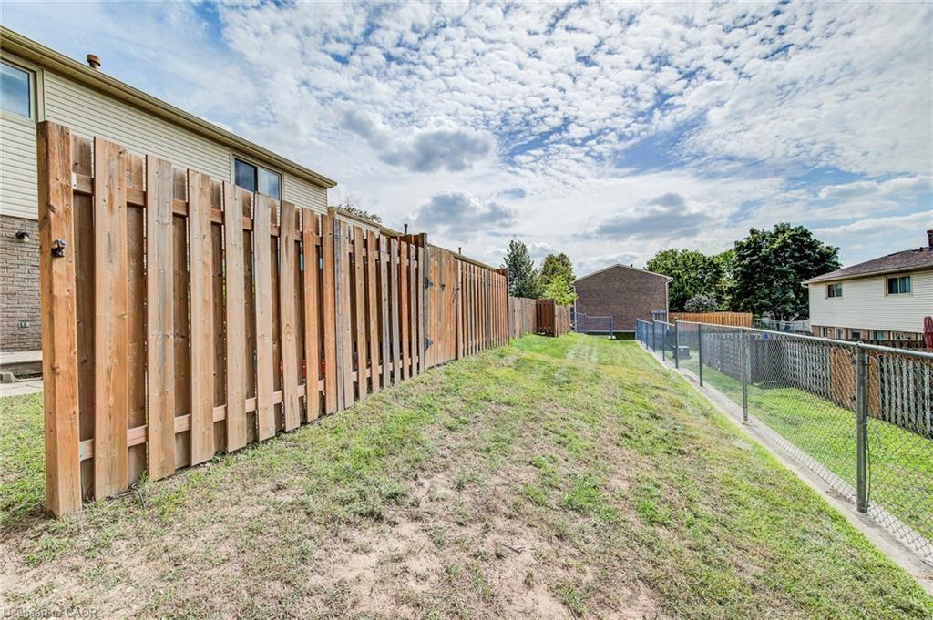 16-165 Green Valley Drive, Kitchener, ON - Outdoor