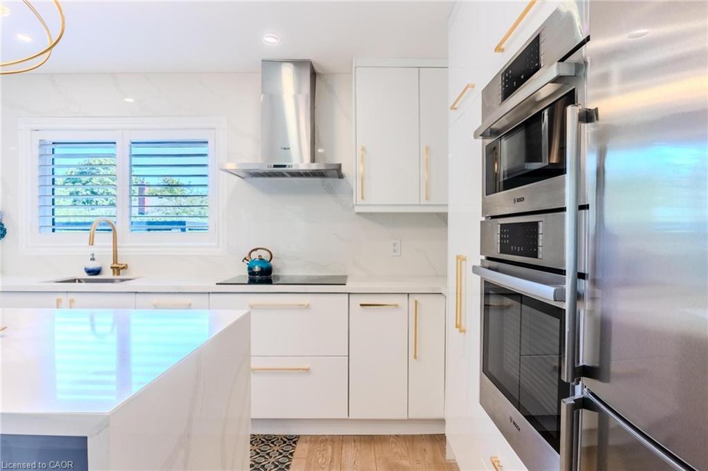 23 West Hampton Road, St. Catharines, ON - Indoor Photo Showing Kitchen With Stainless Steel Kitchen