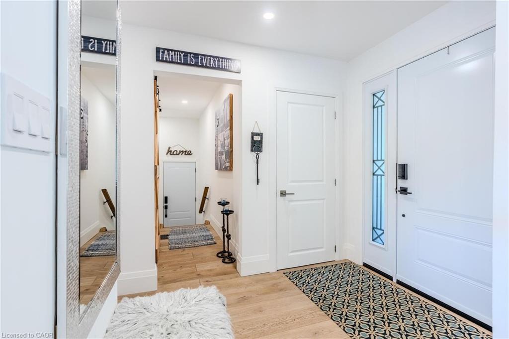 23 West Hampton Road, St. Catharines, ON - Indoor Photo Showing Other Room