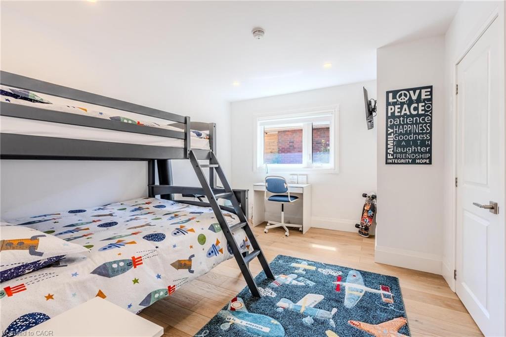 23 West Hampton Road, St. Catharines, ON - Indoor Photo Showing Bedroom