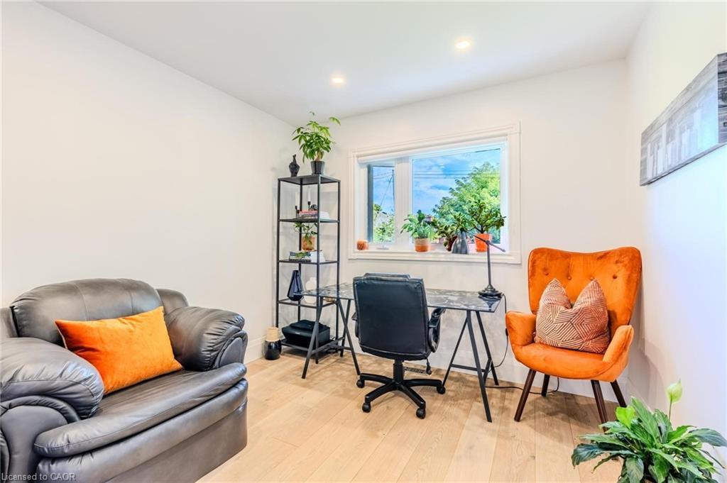 23 West Hampton Road, St. Catharines, ON - Indoor