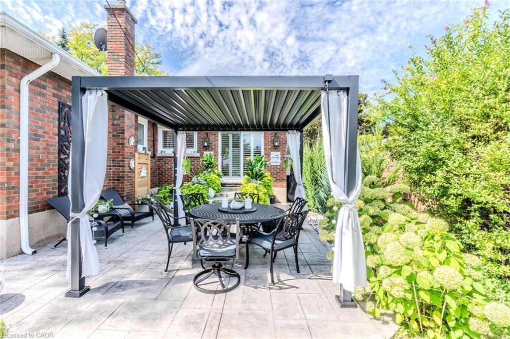 23 West Hampton Road, St. Catharines, ON - Outdoor With Deck Patio Veranda