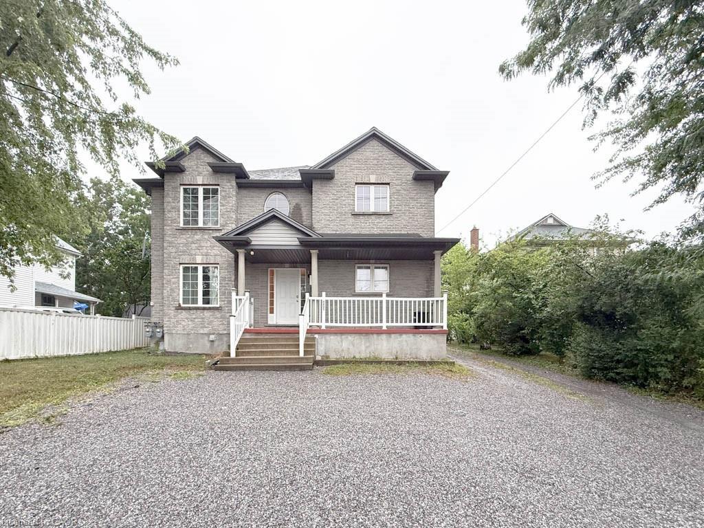 4405 Simcoe Street, Niagara Falls, ON - Outdoor