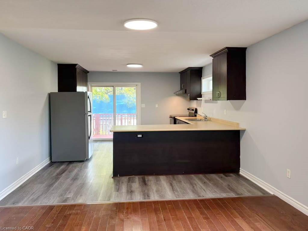 4405 Simcoe Street, Niagara Falls, ON - Indoor Photo Showing Kitchen