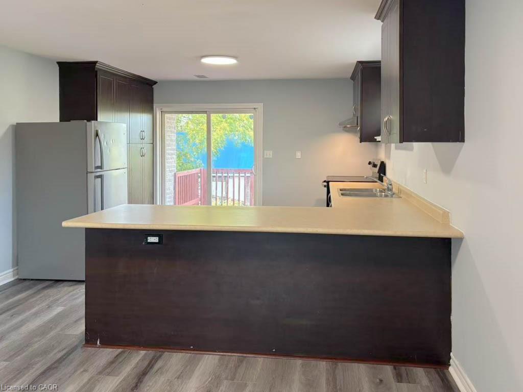 4405 Simcoe Street, Niagara Falls, ON - Indoor Photo Showing Kitchen