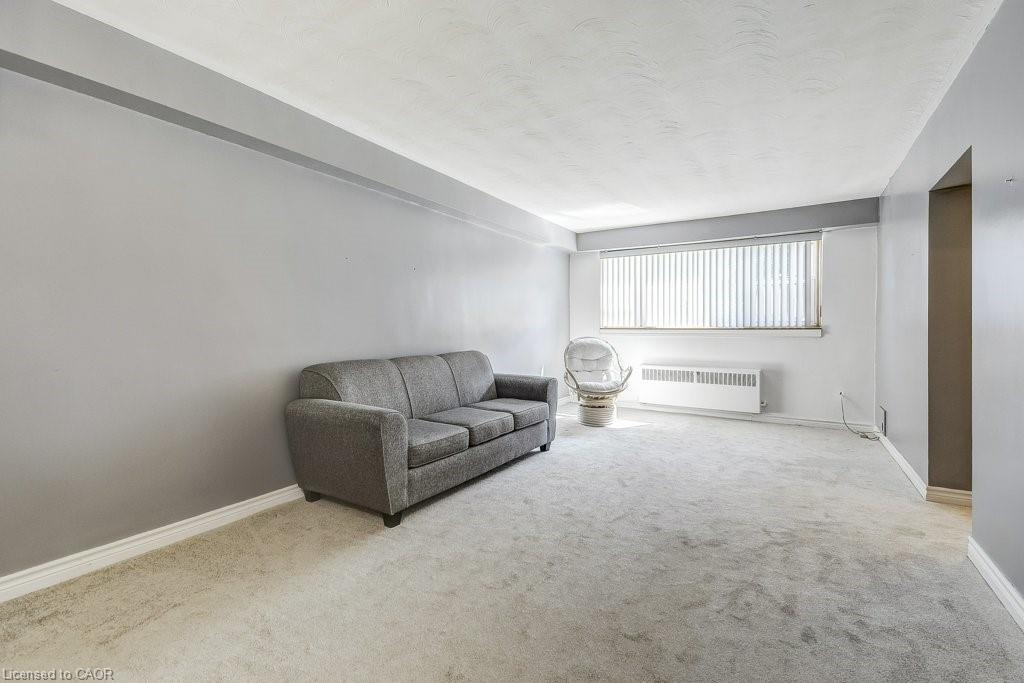 1-2418 New Street, Burlington, ON - Indoor