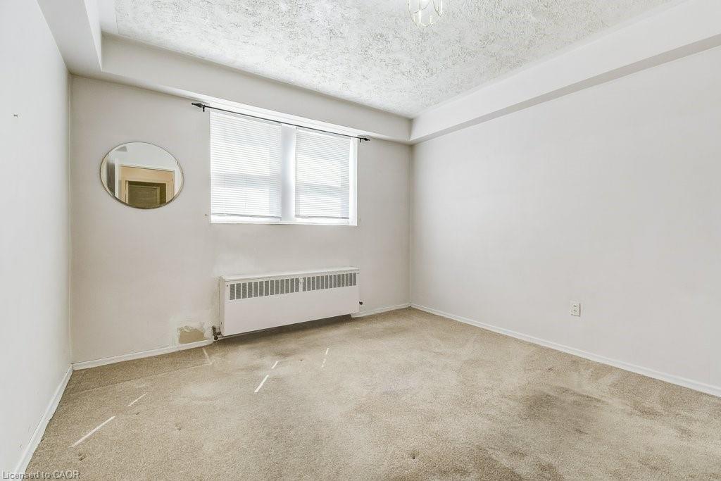 1-2418 New Street, Burlington, ON - Indoor Photo Showing Other Room