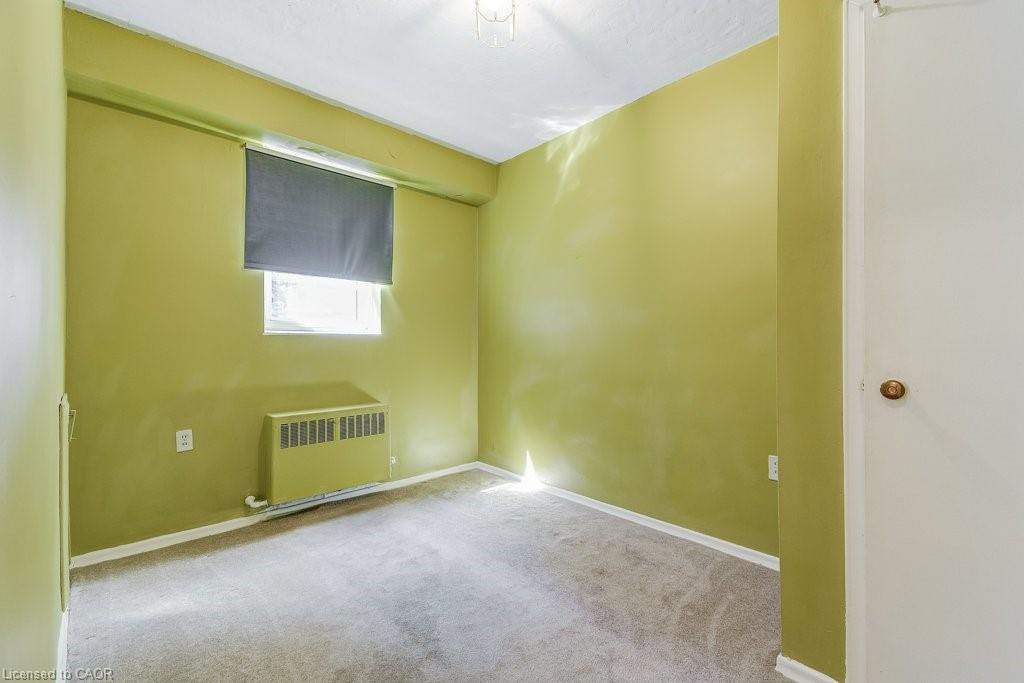 1-2418 New Street, Burlington, ON - Indoor Photo Showing Other Room