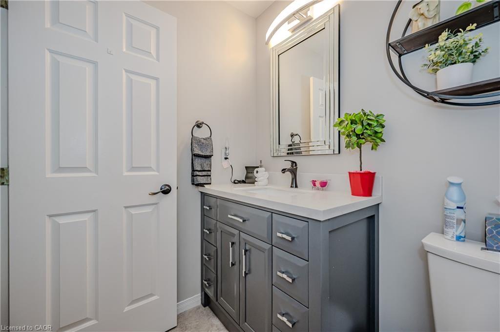 21-38 Elora Drive, Hamilton, ON - Indoor Photo Showing Bathroom