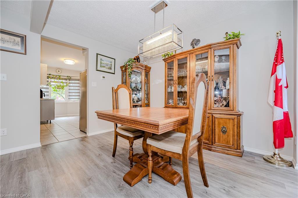 21-38 Elora Drive, Hamilton, ON - Indoor Photo Showing Dining Room