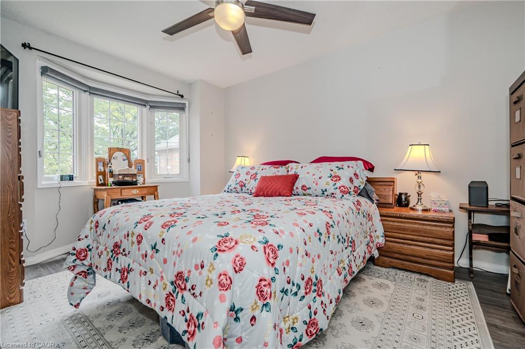 21-38 Elora Drive, Hamilton, ON - Indoor Photo Showing Bedroom