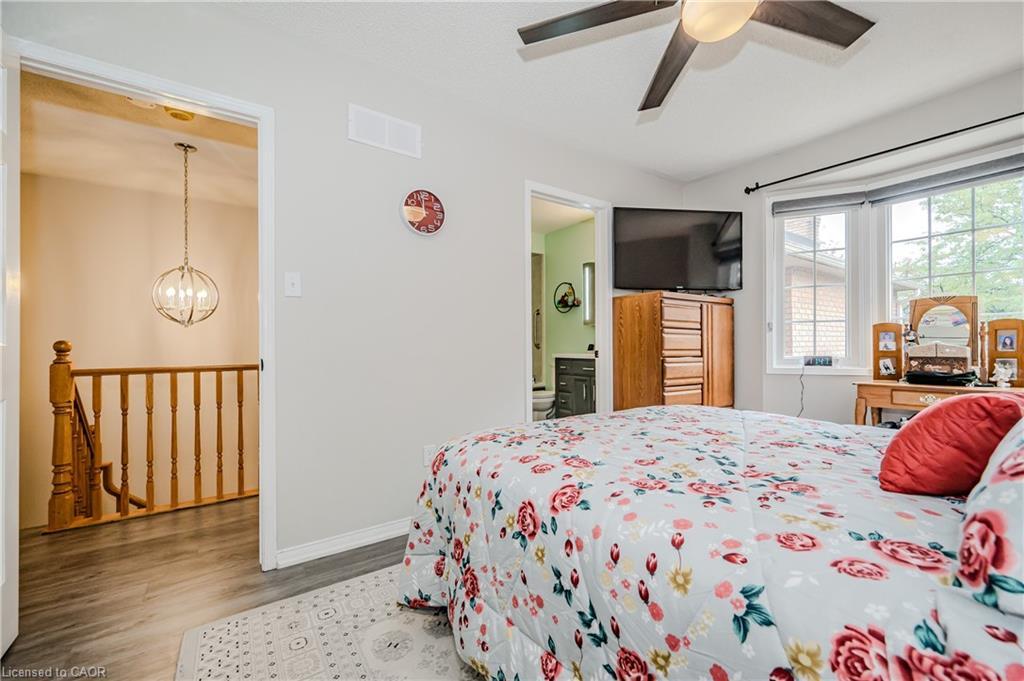 21-38 Elora Drive, Hamilton, ON - Indoor Photo Showing Bedroom