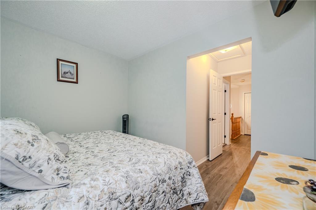 21-38 Elora Drive, Hamilton, ON - Indoor Photo Showing Bedroom