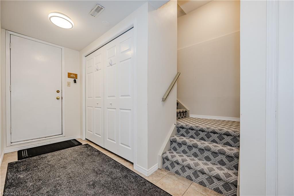 21-38 Elora Drive, Hamilton, ON - Indoor Photo Showing Other Room