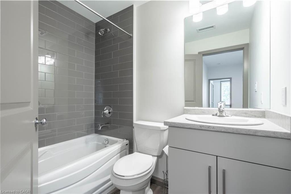 1C-36 Grant Avenue, Hamilton, ON - Indoor Photo Showing Bathroom