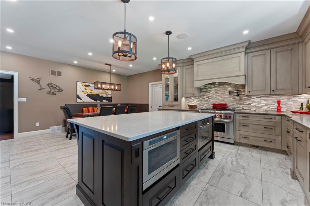 25 Sunset Drive, Simcoe, ON - Indoor Photo Showing Kitchen With Upgraded Kitchen