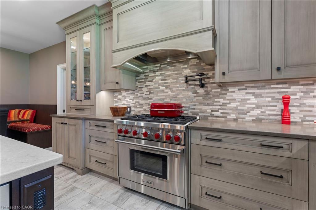 25 Sunset Drive, Simcoe, ON - Indoor Photo Showing Kitchen With Upgraded Kitchen