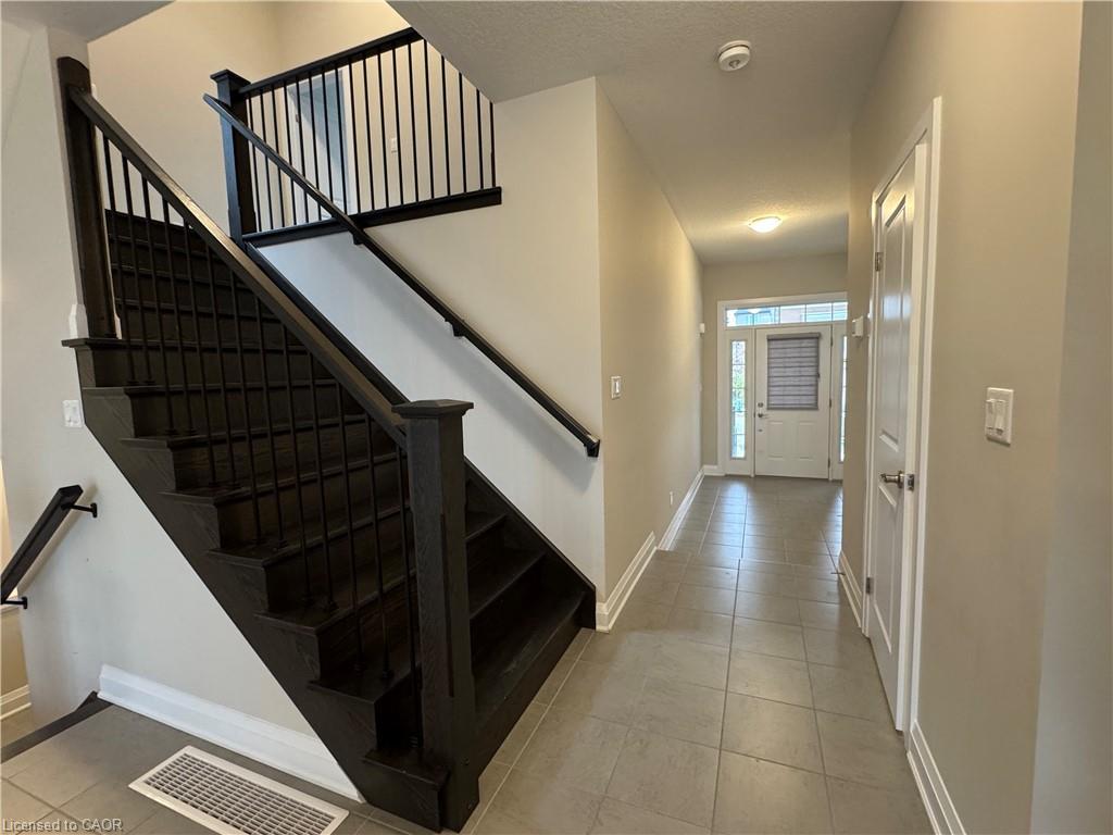 Upper Level-14 Sportsman Hill Street, Kitchener, ON - Indoor Photo Showing Other Room