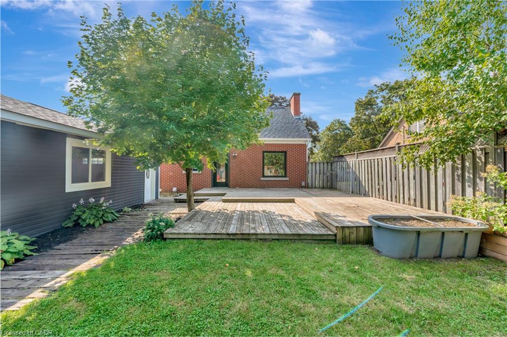 254 Pinewood Place, Waterloo, ON - Outdoor