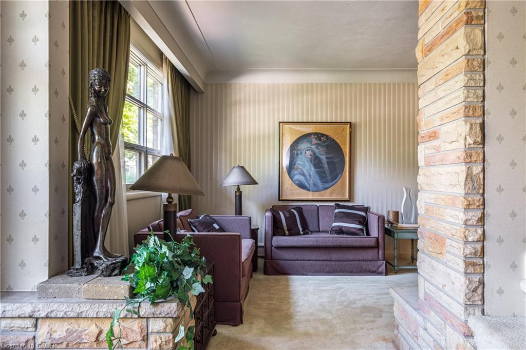 6 Freeland Court, Hamilton, ON - Indoor Photo Showing Other Room