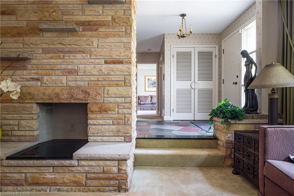 6 Freeland Court, Hamilton, ON - Indoor Photo Showing Other Room