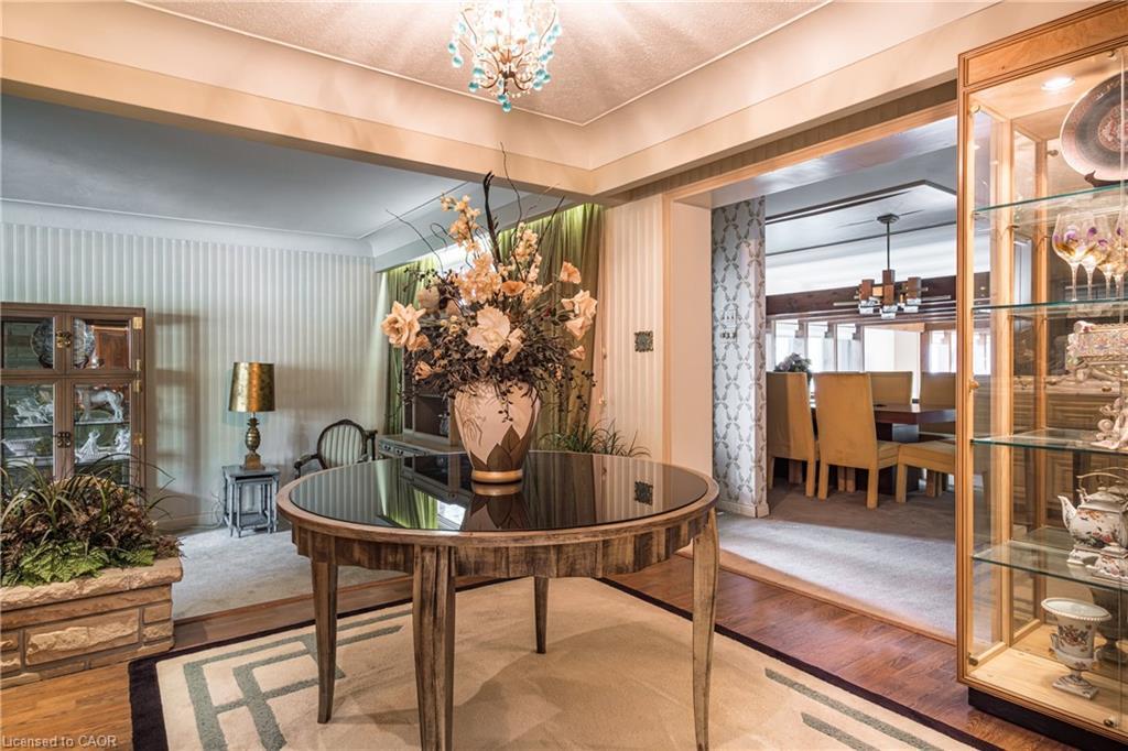 6 Freeland Court, Hamilton, ON - Indoor Photo Showing Dining Room