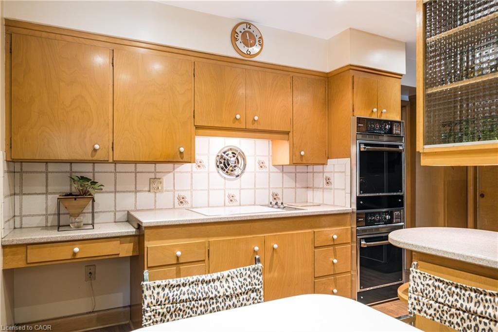 6 Freeland Court, Hamilton, ON - Indoor Photo Showing Kitchen