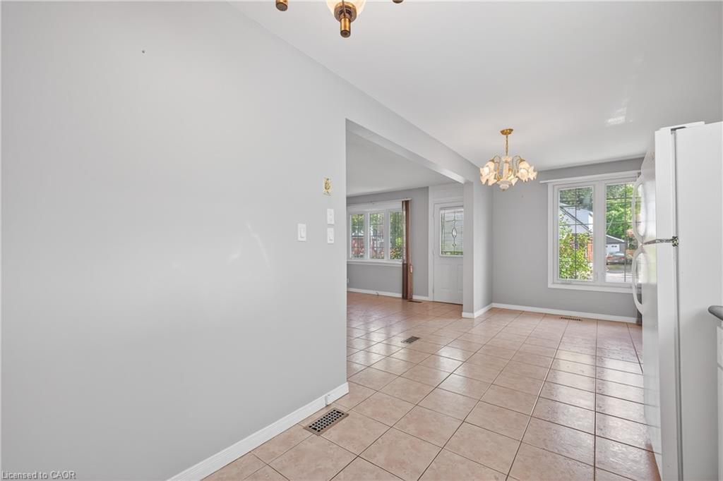 233 High Street, London, ON - Indoor Photo Showing Other Room