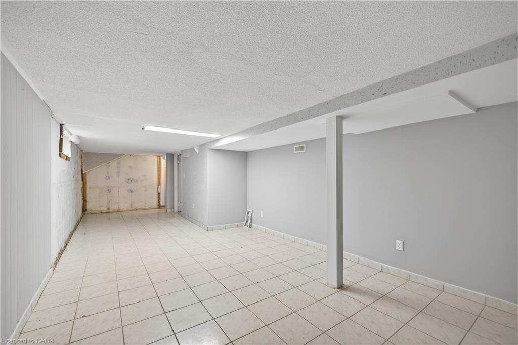 233 High Street, London, ON - Indoor