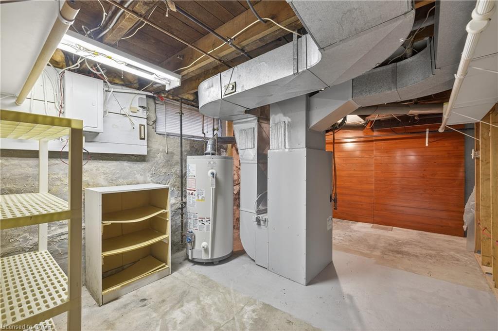 233 High Street, London, ON - Indoor Photo Showing Basement