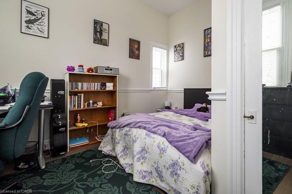 109 Royal Avenue, Hamilton, ON - Indoor Photo Showing Bedroom