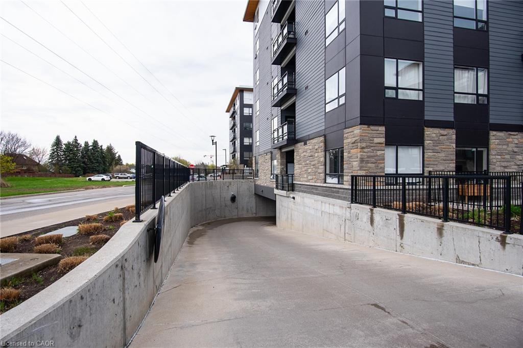 505-251 Northfield Drive E, Waterloo, ON - Outdoor