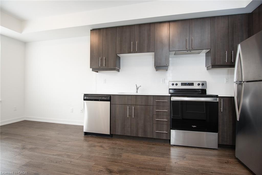 505-251 Northfield Drive E, Waterloo, ON - Indoor Photo Showing Kitchen