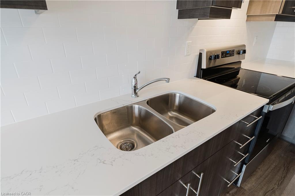 505-251 Northfield Drive E, Waterloo, ON - Indoor Photo Showing Kitchen With Double Sink