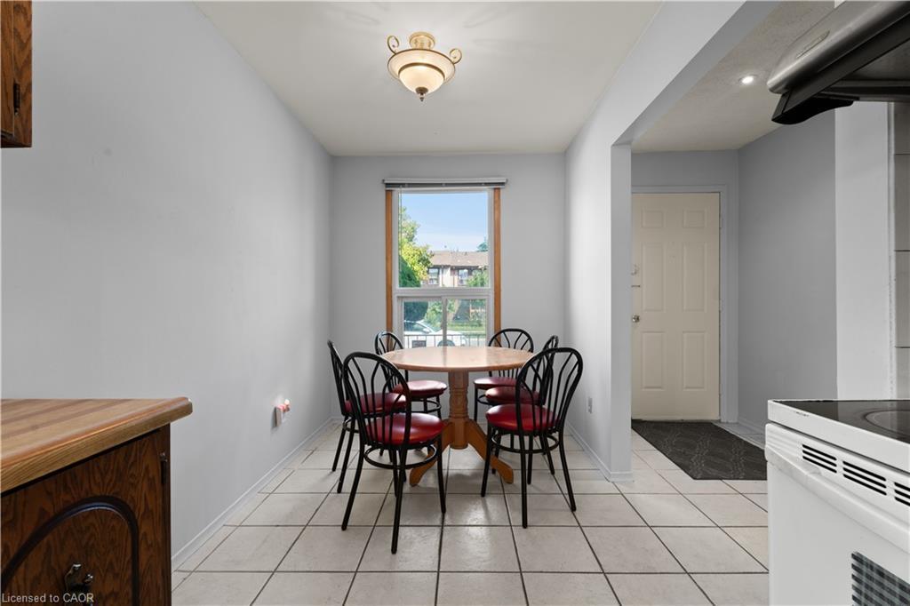 366 Franklin Drive, Hamilton, ON - Indoor Photo Showing Dining Room