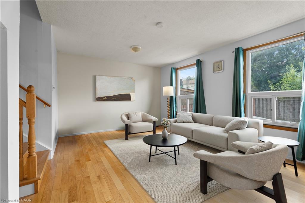 366 Franklin Drive, Hamilton, ON - Indoor Photo Showing Living Room