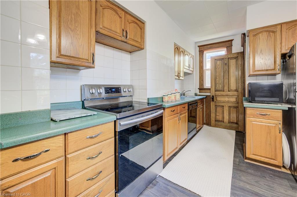 44 Walter Street, Kitchener, ON - Indoor Photo Showing Kitchen