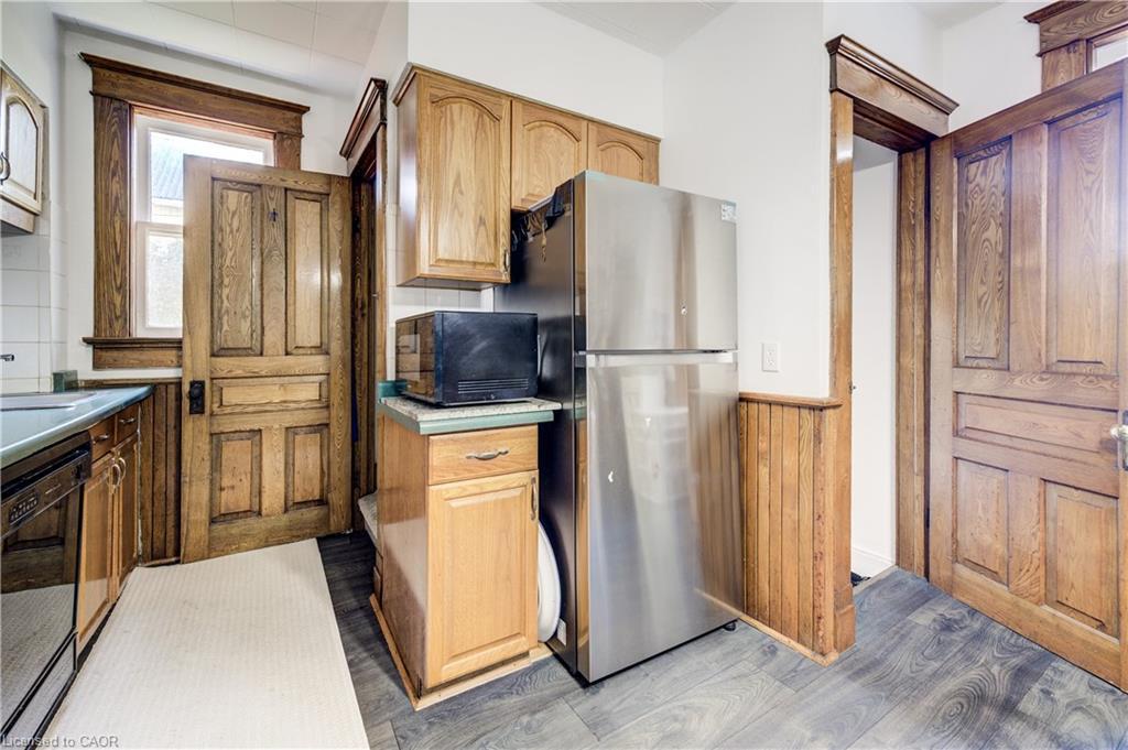 44 Walter Street, Kitchener, ON - Indoor Photo Showing Kitchen