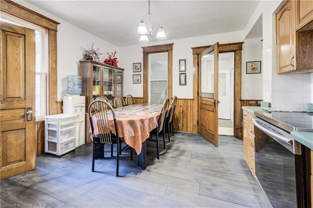 44 Walter Street, Kitchener, ON - Indoor Photo Showing Dining Room