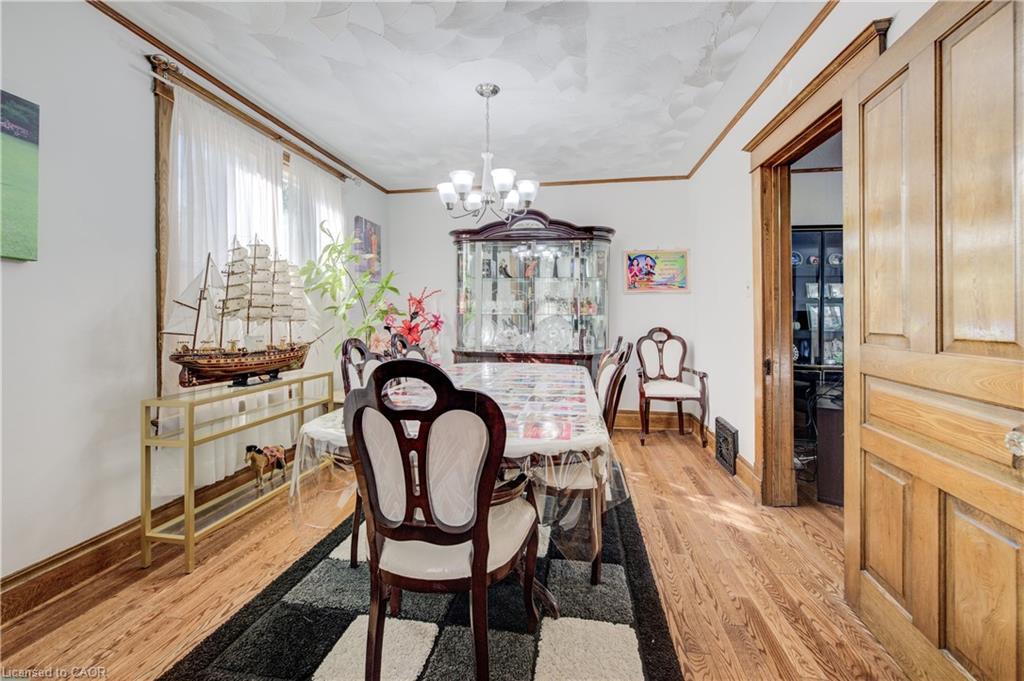 44 Walter Street, Kitchener, ON - Indoor Photo Showing Dining Room