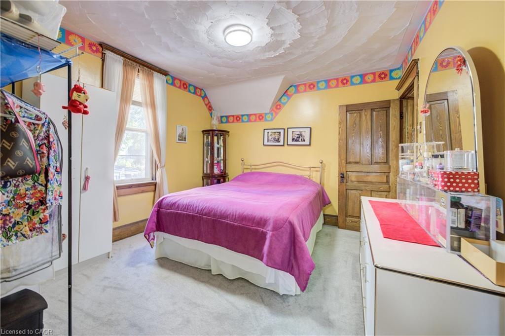 44 Walter Street, Kitchener, ON - Indoor Photo Showing Bedroom