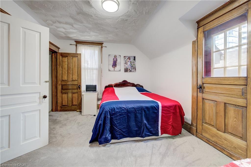44 Walter Street, Kitchener, ON - Indoor Photo Showing Bedroom
