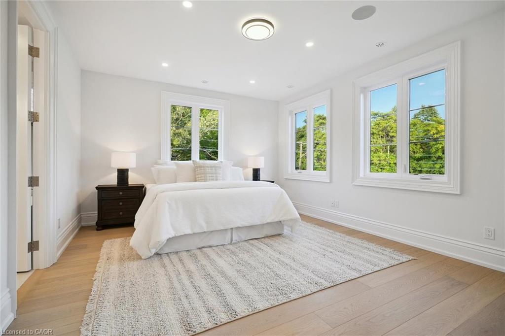 452 Rothesay Place, Burlington, ON - Indoor Photo Showing Bedroom