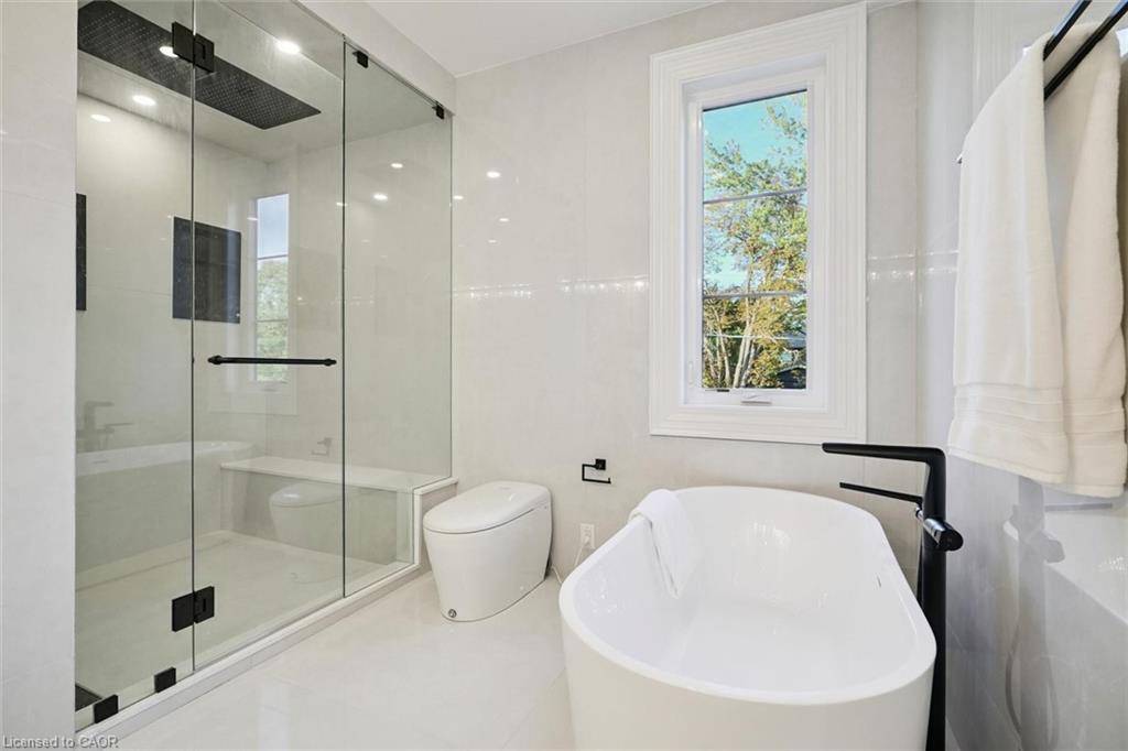 452 Rothesay Place, Burlington, ON - Indoor Photo Showing Bathroom