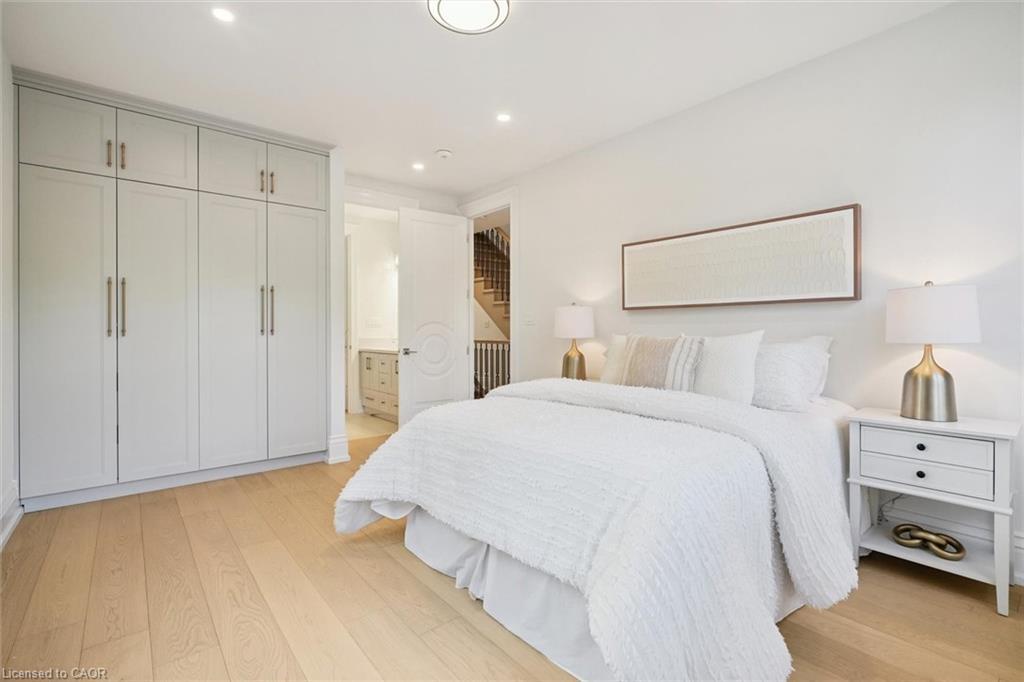 452 Rothesay Place, Burlington, ON - Indoor Photo Showing Bedroom