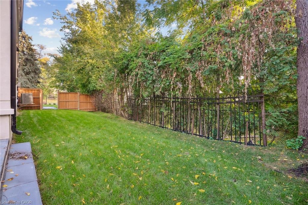 452 Rothesay Place, Burlington, ON - Outdoor