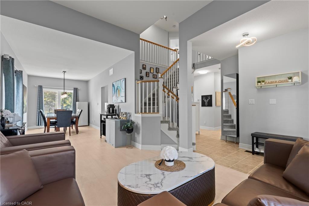 25 Bianca Drive, Niagara-On-The-Lake, ON - Indoor Photo Showing Living Room
