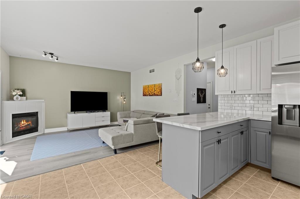25 Bianca Drive, Niagara-On-The-Lake, ON - Indoor With Fireplace