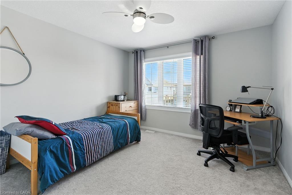 8769 Dogwood Crescent, Niagara Falls, ON - Indoor Photo Showing Bedroom